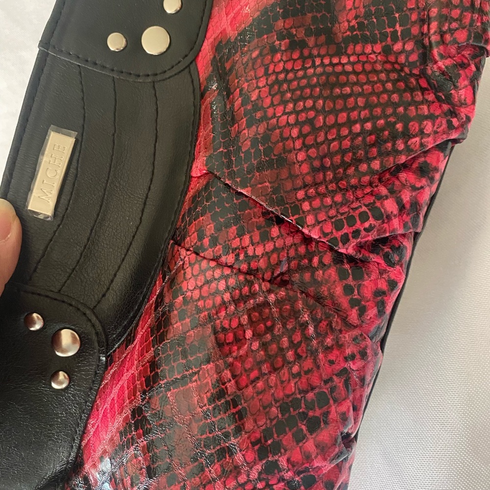 Miche Veronica Clutch Purse Snakeskin print Pink Blk Fall Trend Chic runway NEW